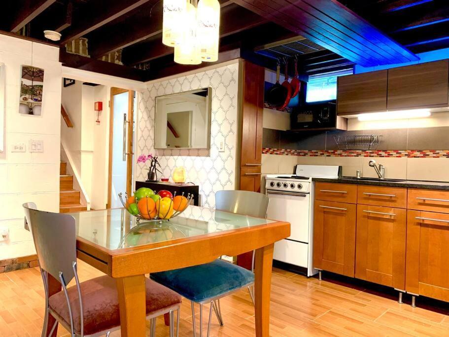 Live In This Iconic East Side Lower Level Unit Providence Exteriér fotografie