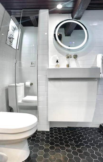 Live In This Iconic East Side Lower Level Unit Providence Exteriér fotografie